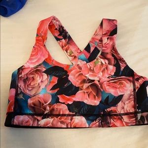 Lululemon sports bra